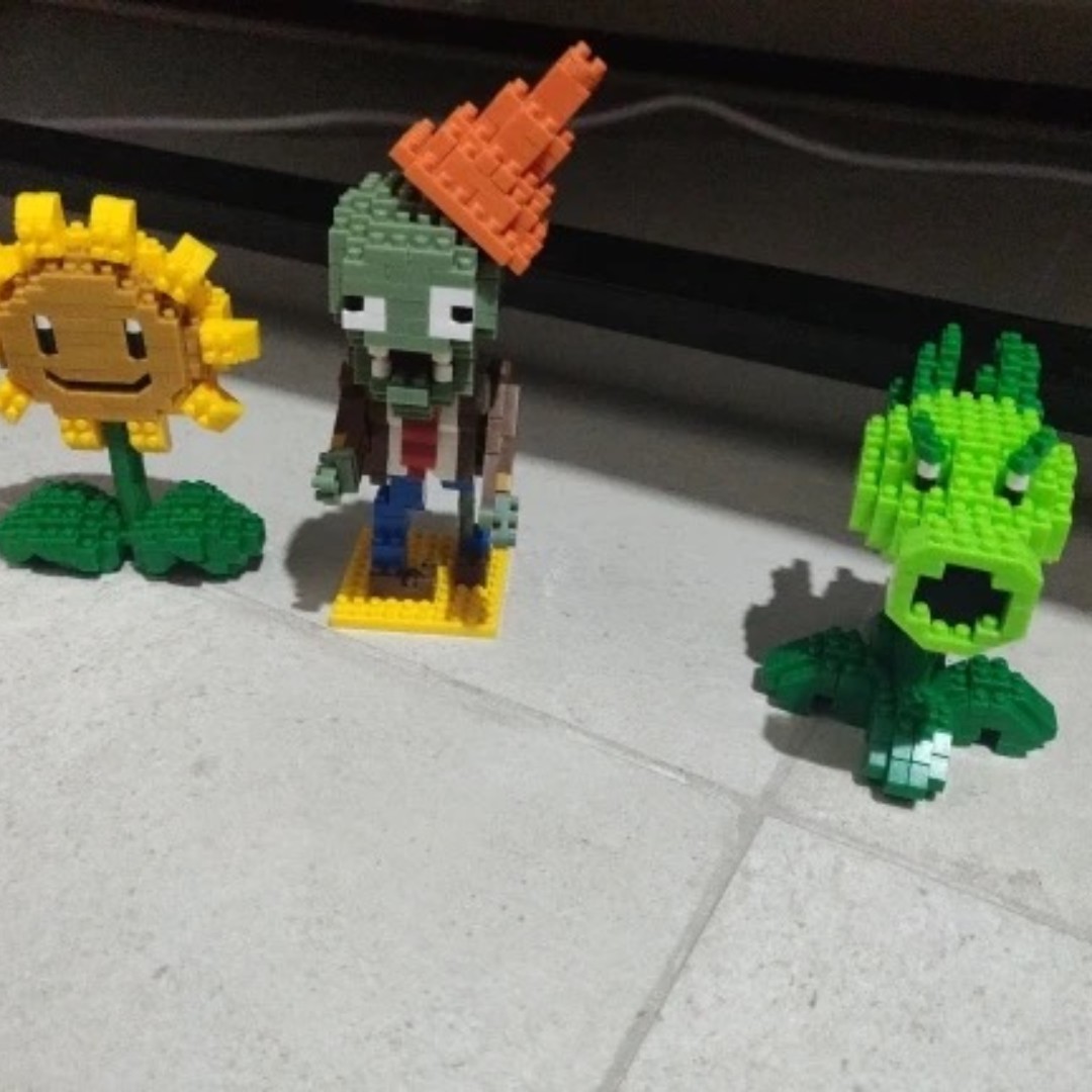 Plants VS Zombies Blocks Small - Kids Zombie Toys review and price