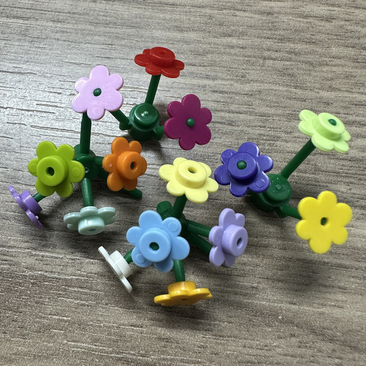 500-1000pcs Small Flower 3742  - Kids Toys Blocks review and price